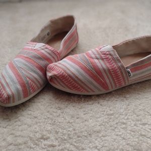 Toms Bohemian Pattern Slip-ons